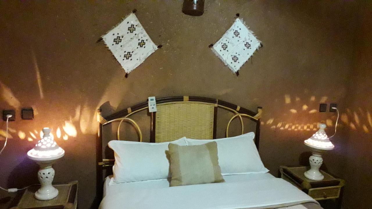 Riad Sarayas Tajda Luaran gambar